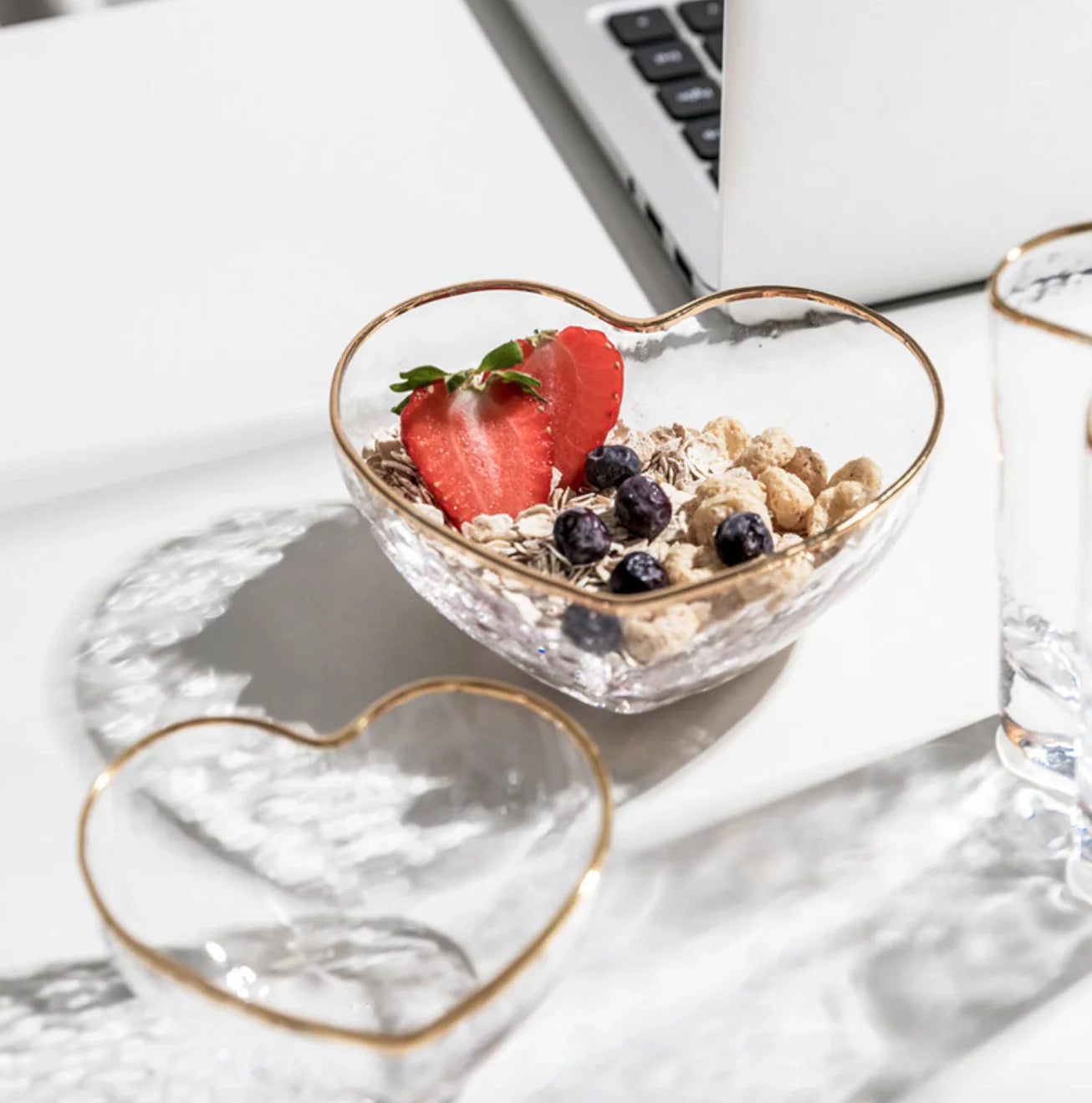 Popular Exquisite Crystal Heart-shaped Glass Bowl with Gold Rim