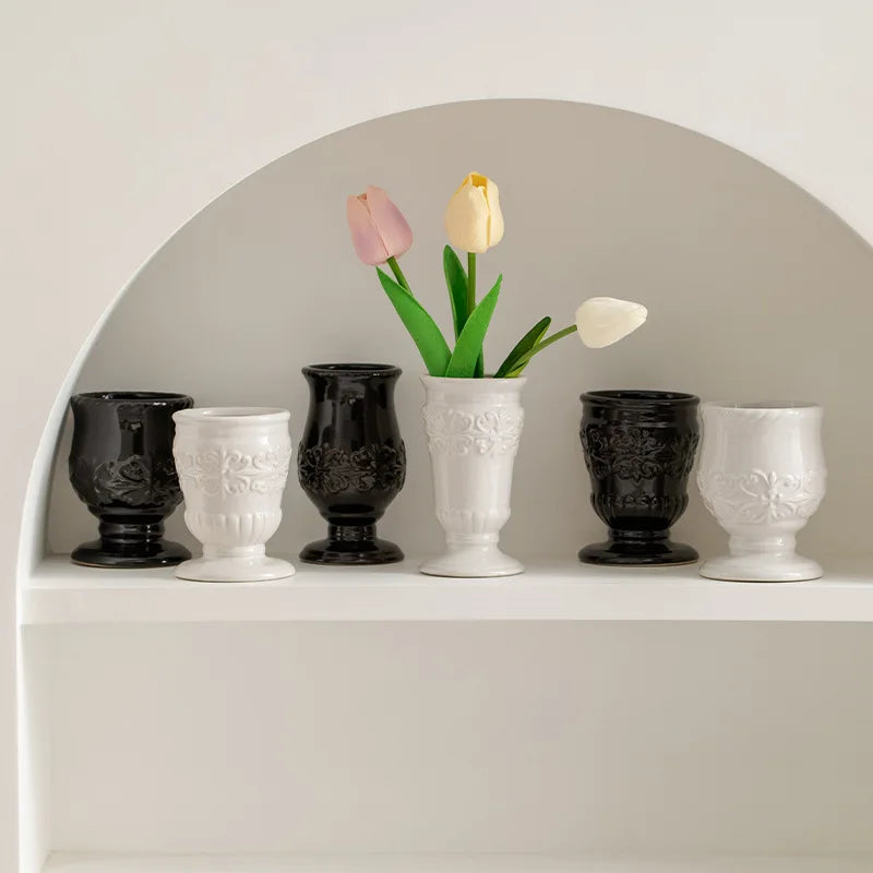 Vintage Nordic White Ceramic Vase Small Relief Design for Bedroom Dining Table TV Cabinet for Living Bedroom Flower Arrangement