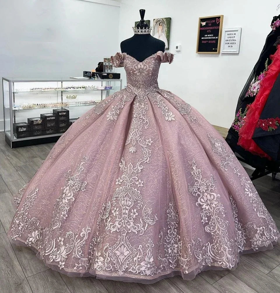 Pink Cap Sleeve Quinceanera Dresses 2026 Princess Prom Gown Appliqued Sweet 15 16 Dress Elegent Ball Gown MQ445