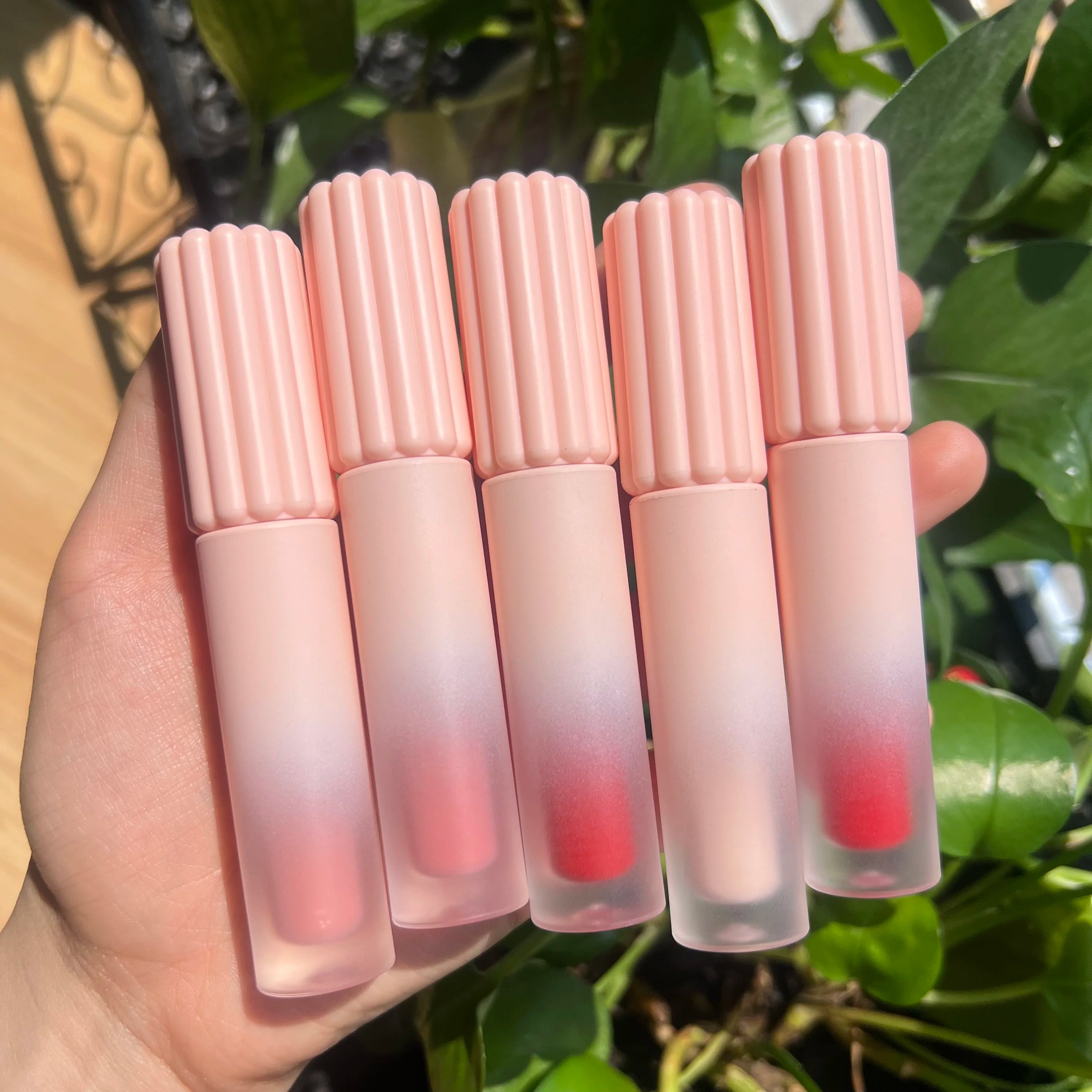 OEM Nourishing Lip Gloss Custom Logo Non-Sticky Natural Makeup Vegan Matte Long Lasting Liquid Lipstick Empty Tubes