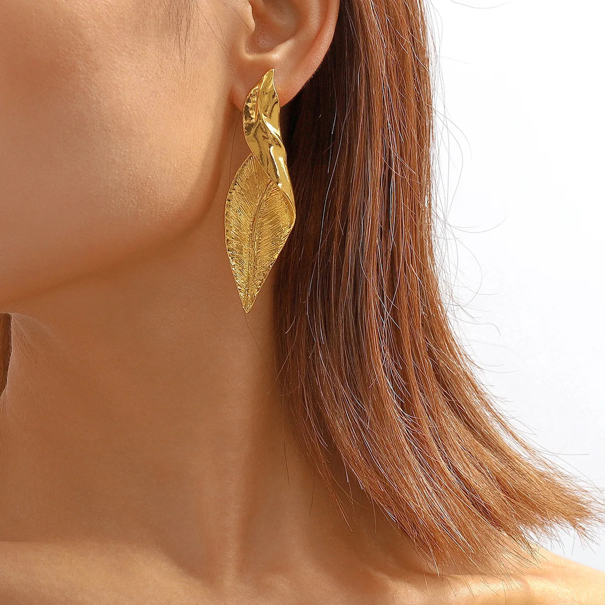 Vintage Exaggerated Metal Leaf Drop Earrings for Women Irregular Twisted Leaf Stud Earrings Statement Jewelry (KER799)