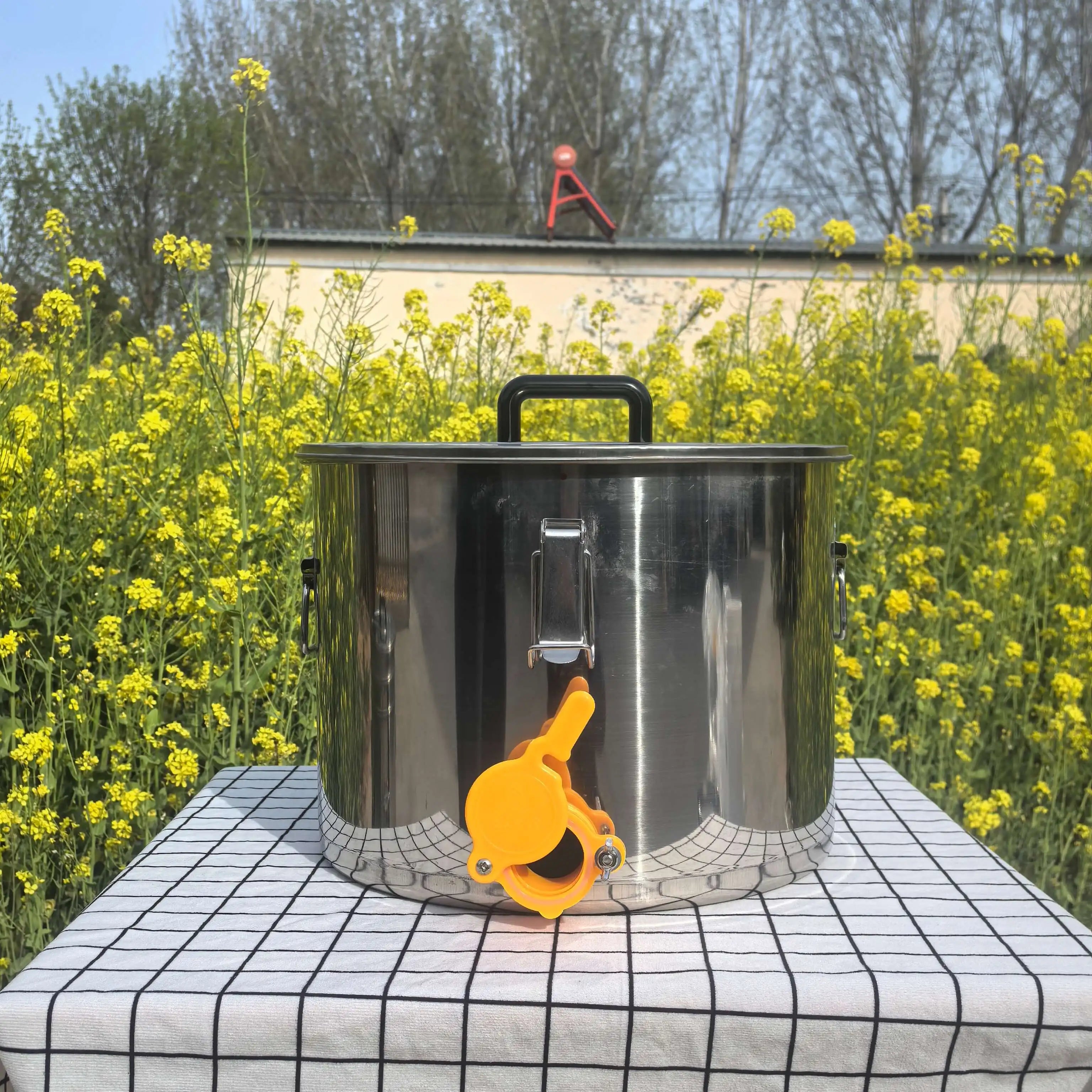 25L Stainless Steel Double-Handle Honey Bucket with Duckbill Clip Lid Convenient Beekeeping Equipment for Animal Husbandry