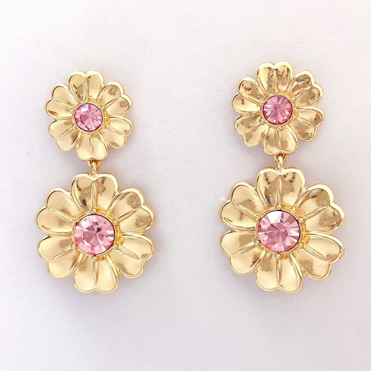 Fashion Classic Women's Hypoallergenic Alloy 18k Gold Plated Flower Stud Earrings with Crystal Rhinestone