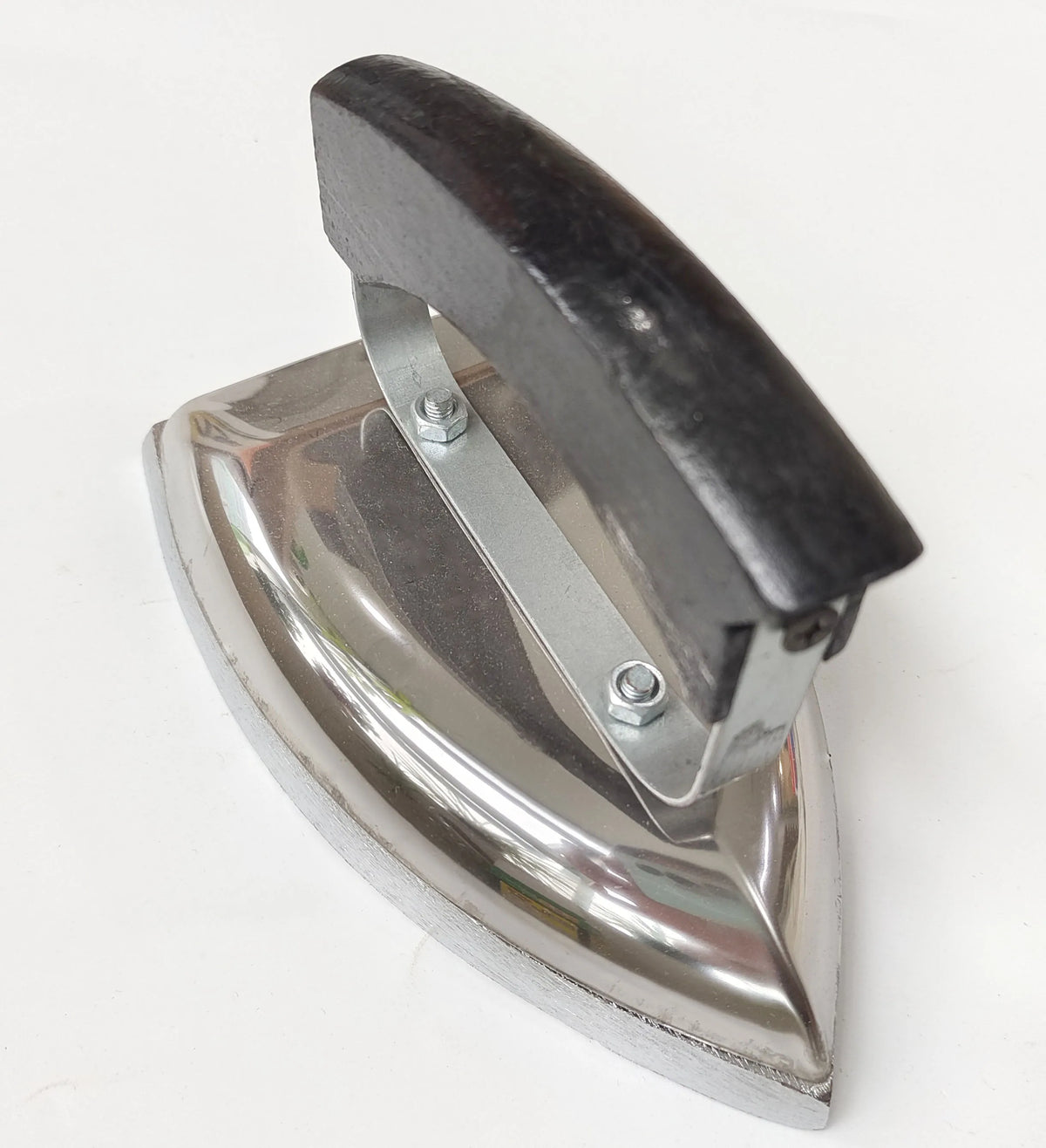 752/753/768/707/303 Premium Quality Charcoal Iron with Wood Handle Manufacture of Africa Cast Iron Charcoal Iron Box