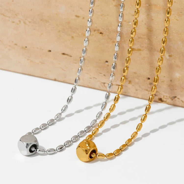 K143 Wholesale Stainless Steel Waterproof Geometric Square Pendant Rice Bead Chain Fashion Jewelry Necklaces