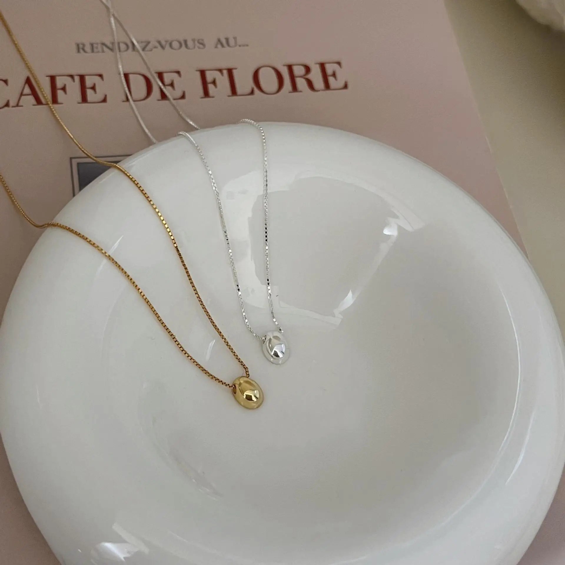 Wholesale Fashion Jewelry 925 Sterling Silver Minimalist Elliptical Oval Small Beans Bead Gold Plated Necklaces Women