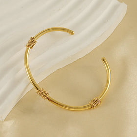 Beimai OEM Vintage Titanium Steel Open 18K Gold Plated C-shaped Bangle