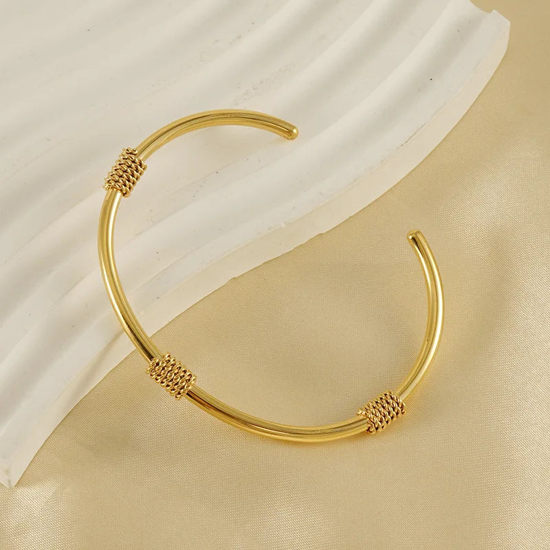Beimai OEM Vintage Titanium Steel Open 18K Gold Plated C-shaped Bangle