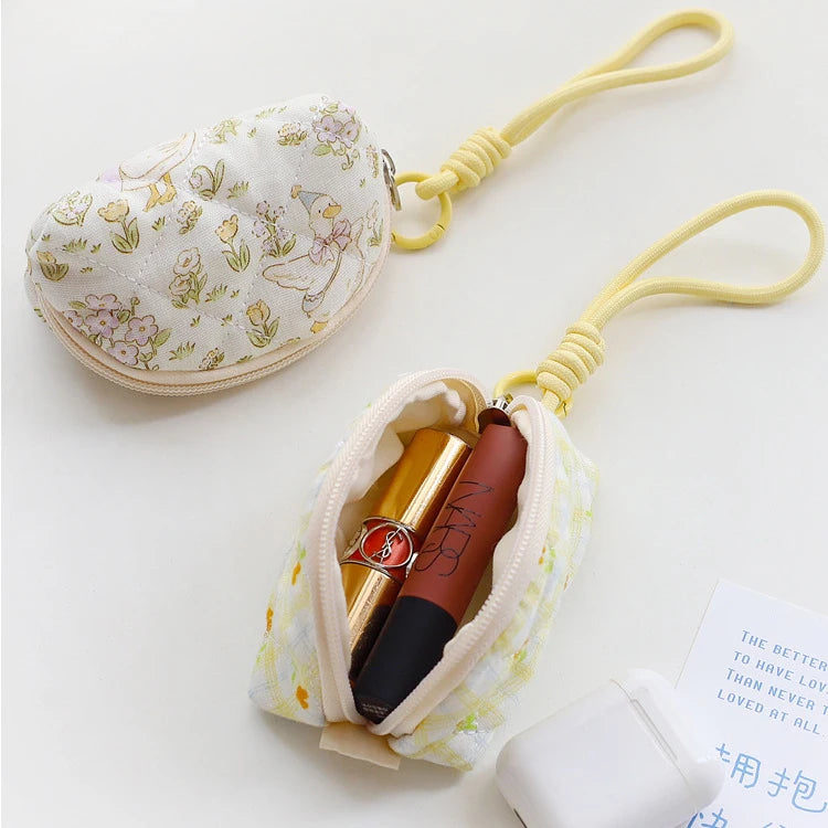 White Flower Small Quilted Floral Makeup Bag Women's Cotton Mini Dome Cosmetic Makeup Bag