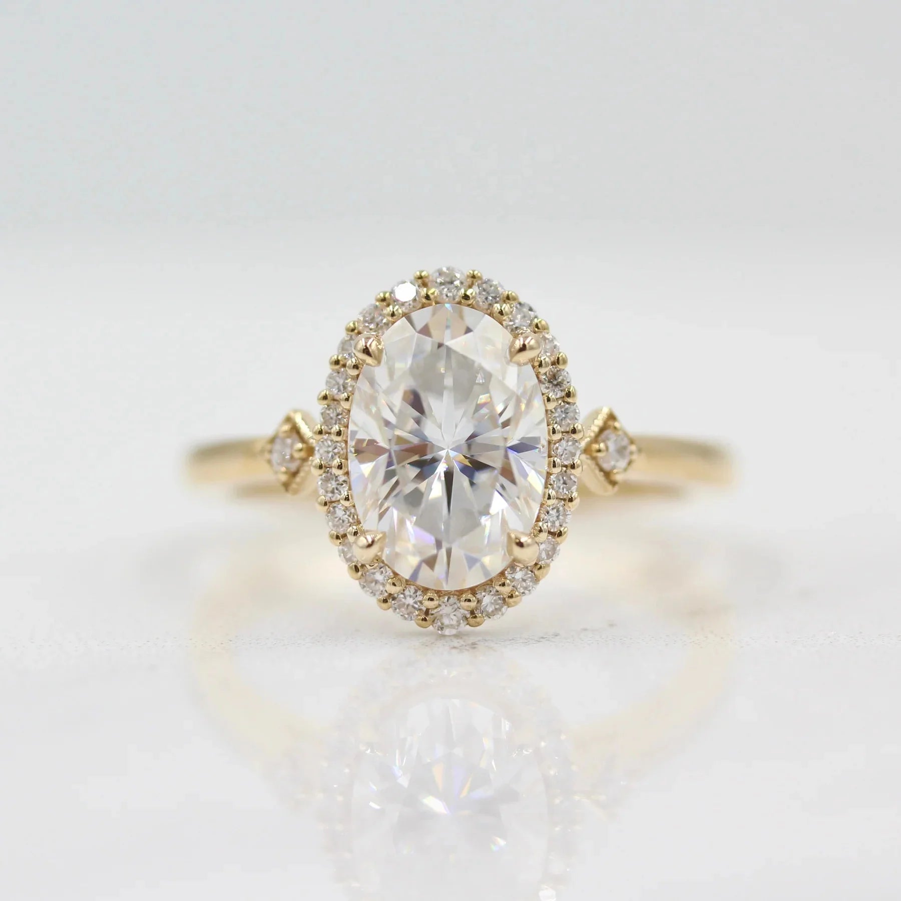 Solid Gold Rings for Women Wholesale 10K 14K 18K with VVS Moissanite and Radiant Cut