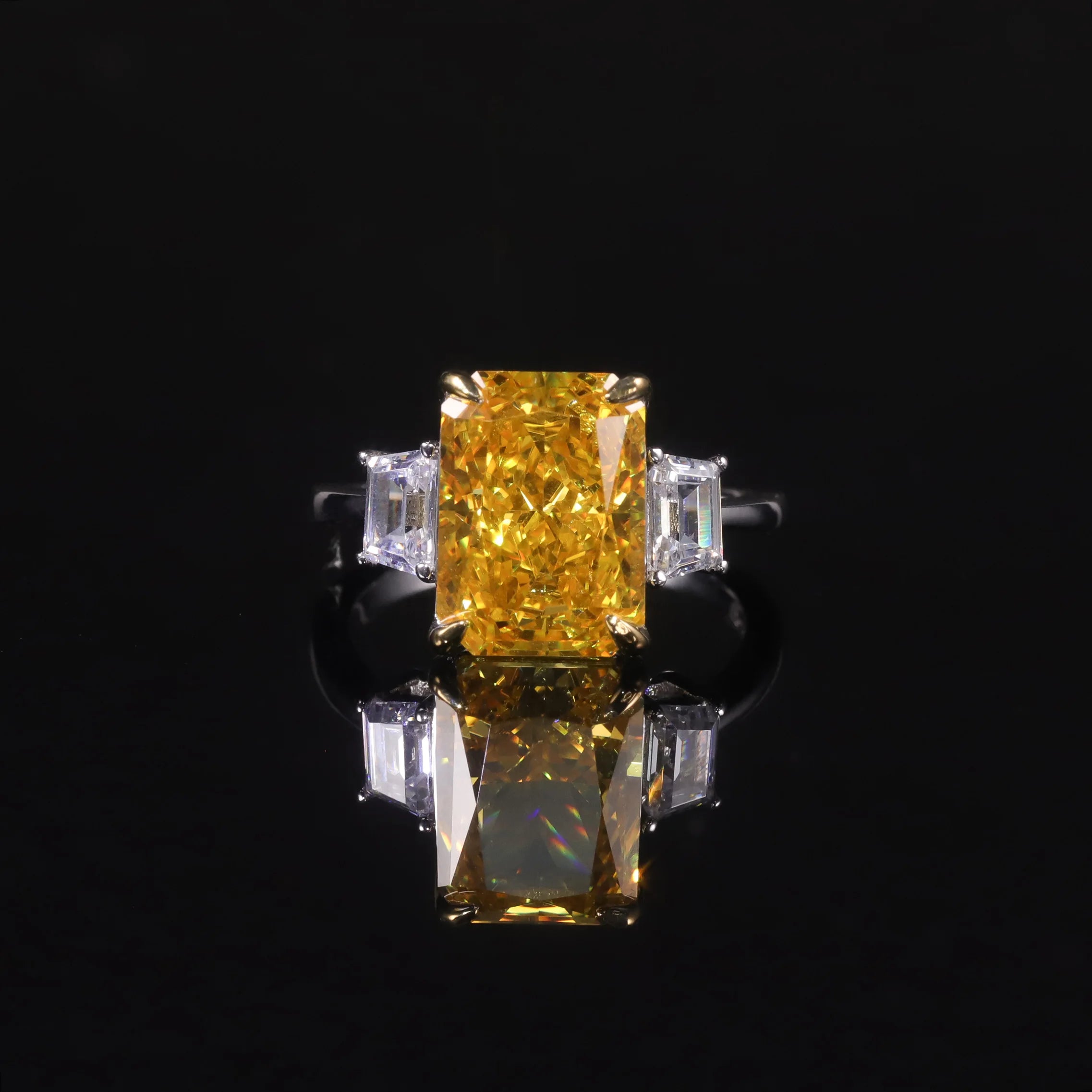 AR049 Competitive Pricing Jewelry Two-tone Gold Plated Silver Crushed Ice Cubic Zirconia Ring Custom Stone Yellow Diamond Ring