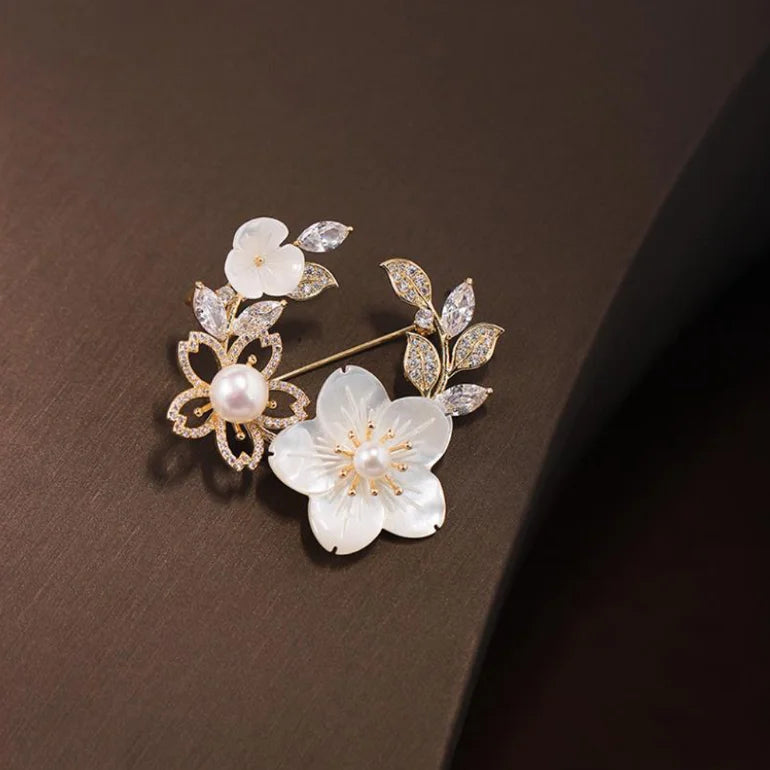 New Temperament Cherry Blossom Brooch Design Sense Shell Flower Rhinestone Corsage Anti-glare Pin Clothes Accessories Customized