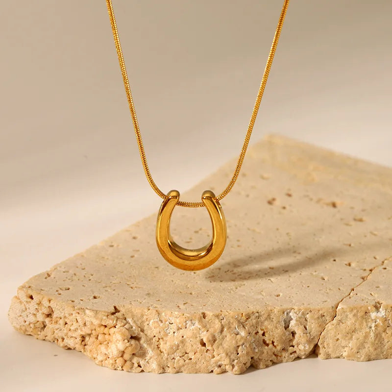 Fashion Tarnish Free Gold Plated Stainless Steel Chokers Necklace Minimalist U Shaped Pendant Necklaces Collier En Acier Inoxyda