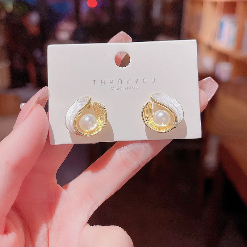 Fashion  French Oil Drop Geometric Pearl Stud Earrings for Women Girls Jewelry Wholesale