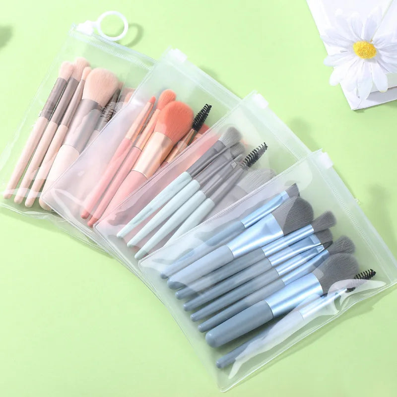 Custom Logo Professional Travel Face Makeup Brush Set 8pcs Smaller Mini Synthetic Hair Wood Handle Gradient Shaving Brush