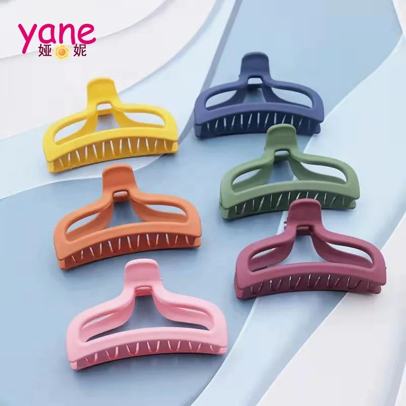 Wholesale Large Frosted Grip Hollowed-out Hanger Shape Matte Hair Claw Clip