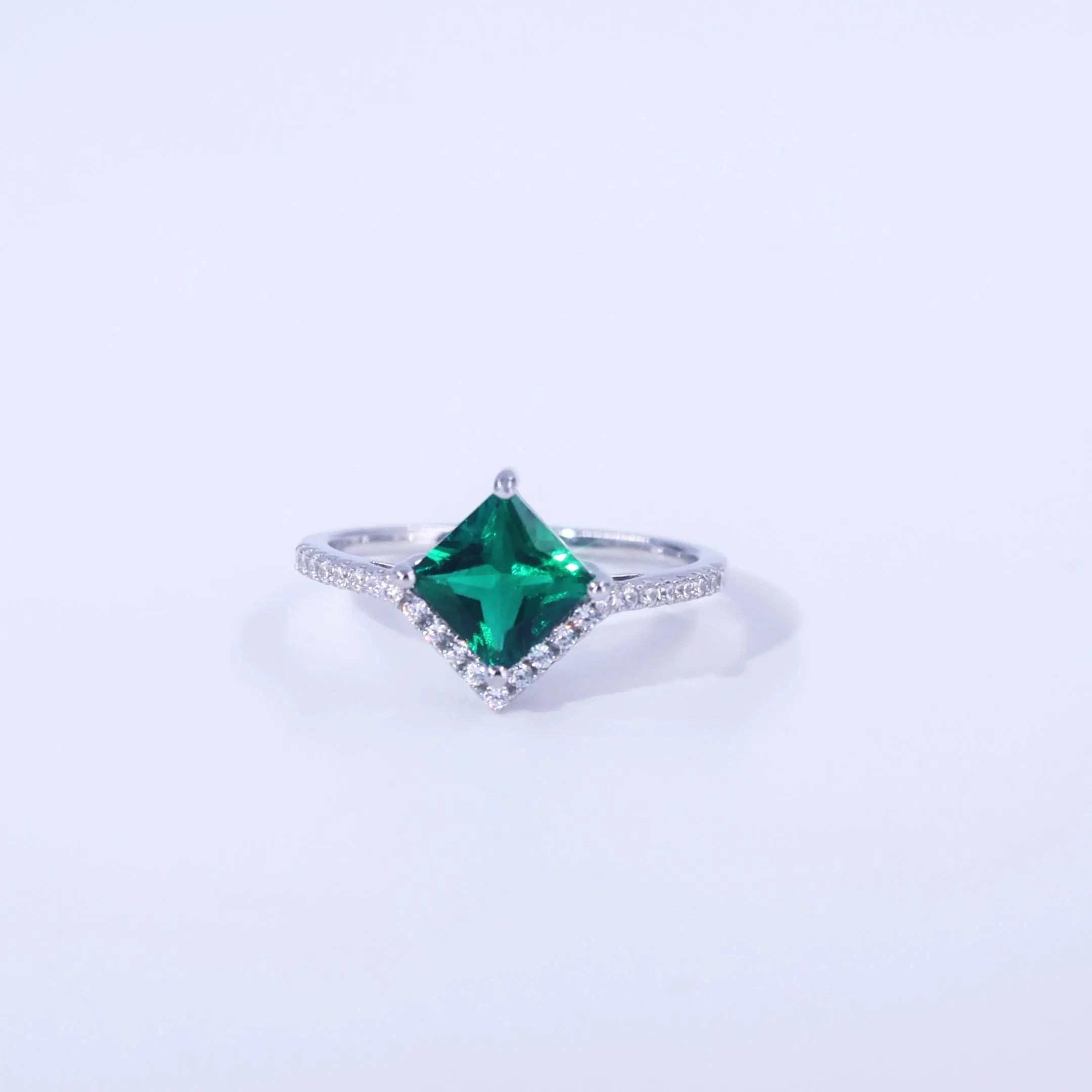 2024 New European American S925 Sterling Silver Emerald Ring Light Luxury Color Inlaid Wedding Party Trendy Treasure for Women