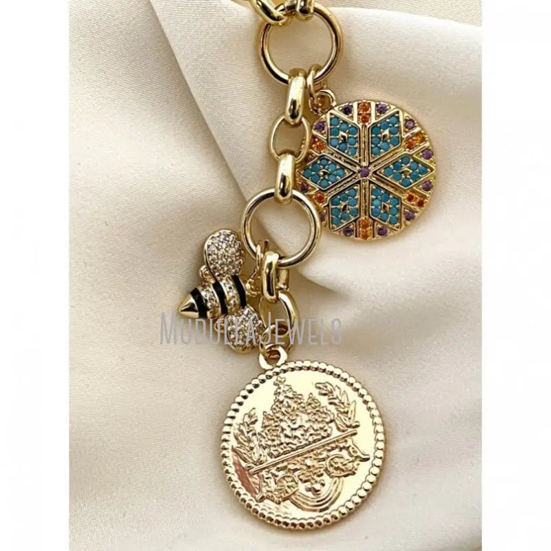 NM42700 Vintage Gold Plated Round Rolo Chain Necklace Belcher Triple Charm Chain Mixed Charm Necklace Adjustable Bee Necklace