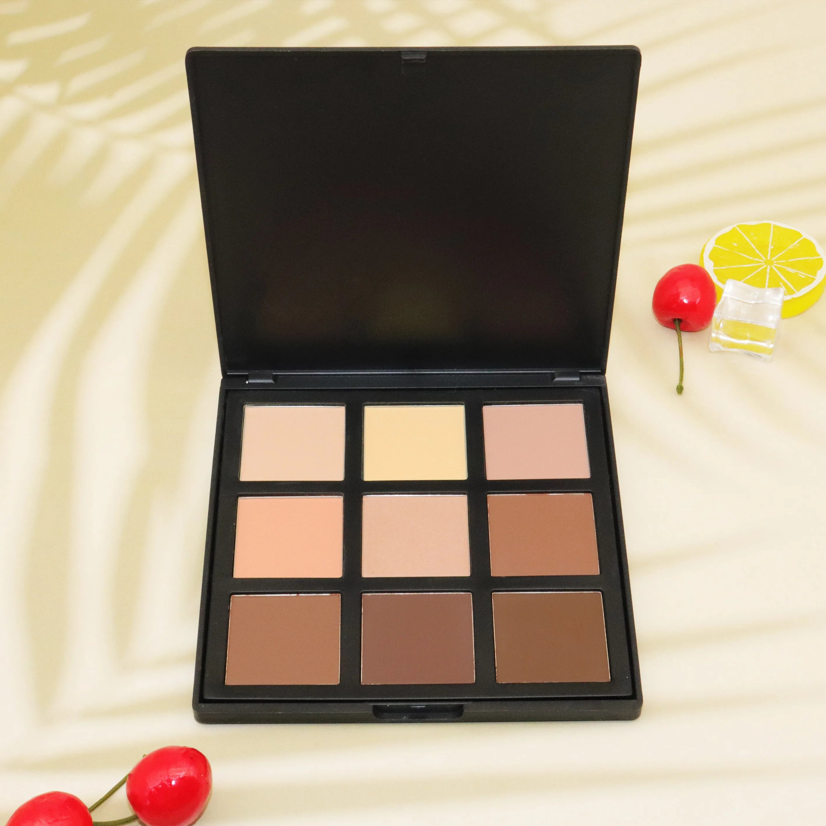 No Logo  Sculpting Facial Features Contour and Highlight Palette