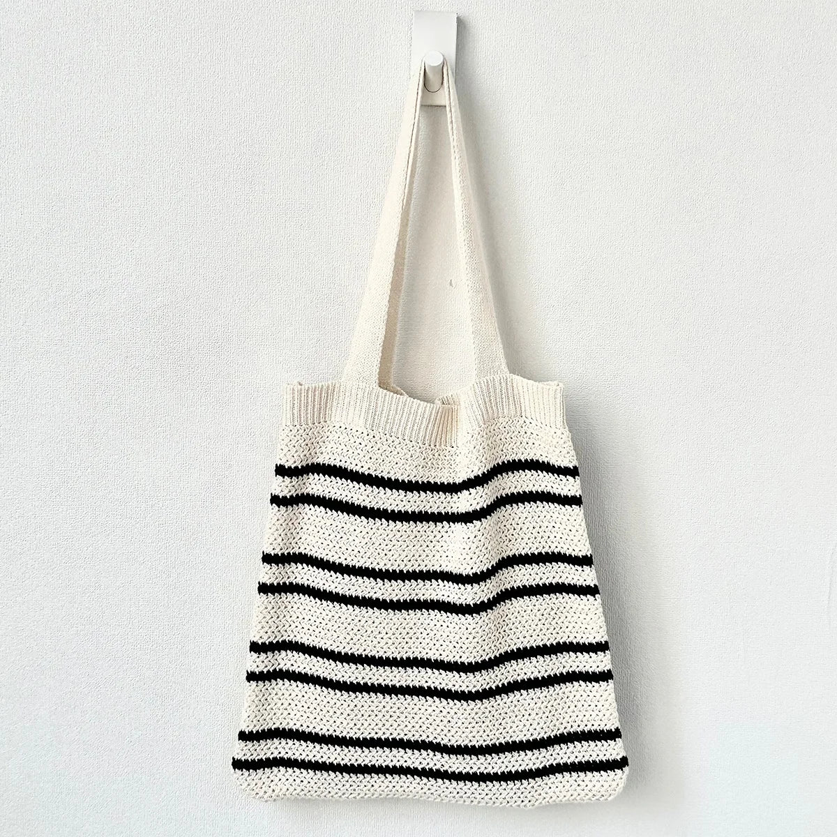 2023 New Arrival Korean Style Crochet Tote Bags for Women Black White Stripe Knitted Shoulder Bags Open Closure Embroidery