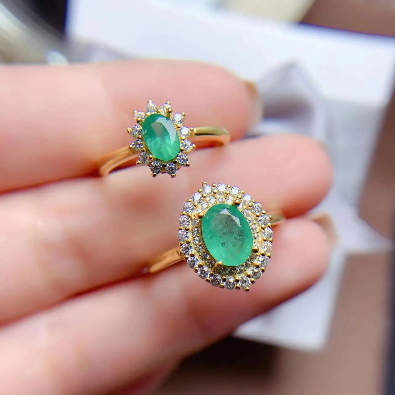 Wholesale 925 Sterling Silver Adjustable Finger Rings Hot Popular Natural Emerald Classic Oval Cut Diamond for Weddings Parties