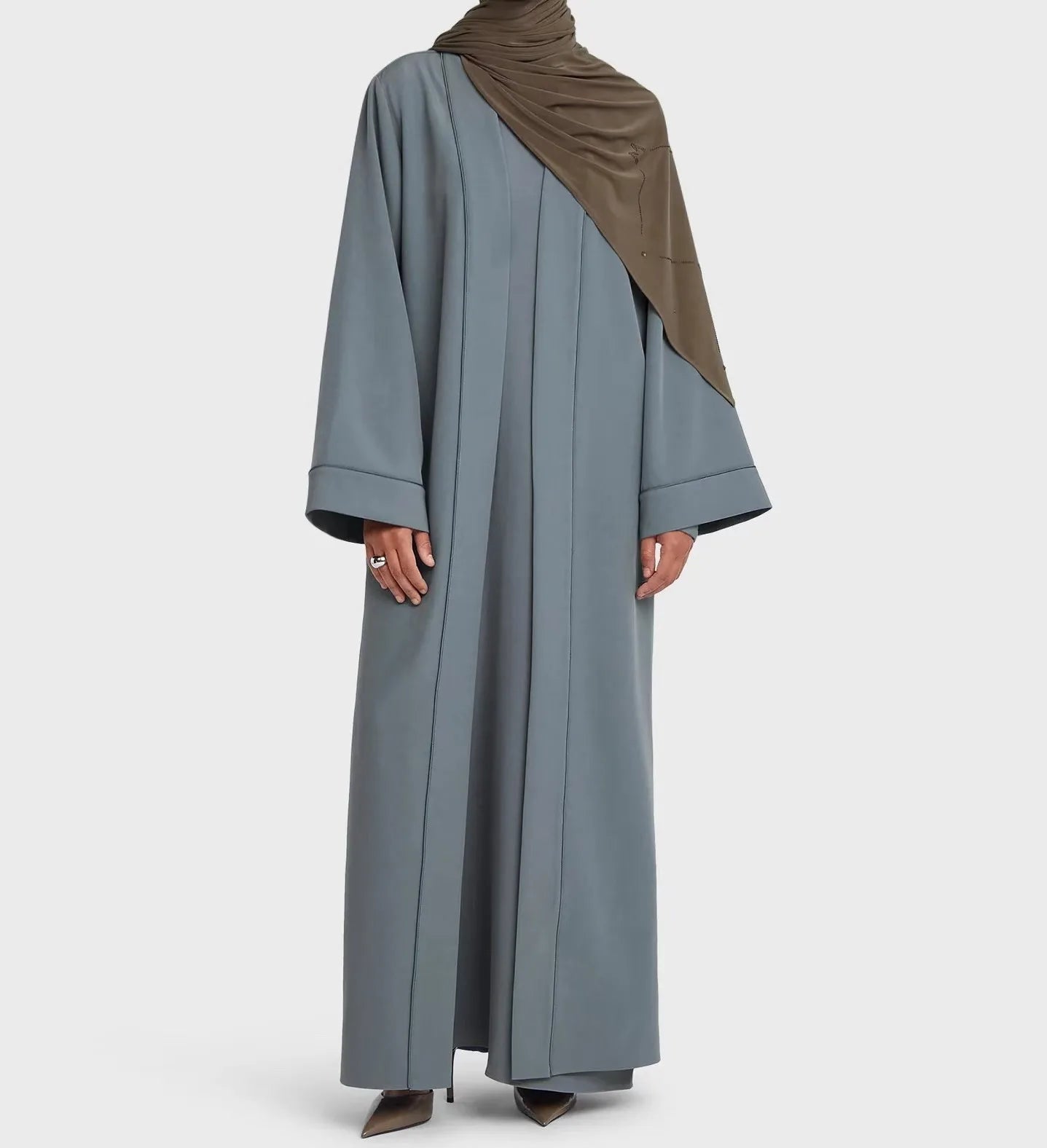 Open Essential Full-Length Abaya for Adults Elegance Traditional Islamic Clothing XXL Size Breathable Polyester ODM Supply