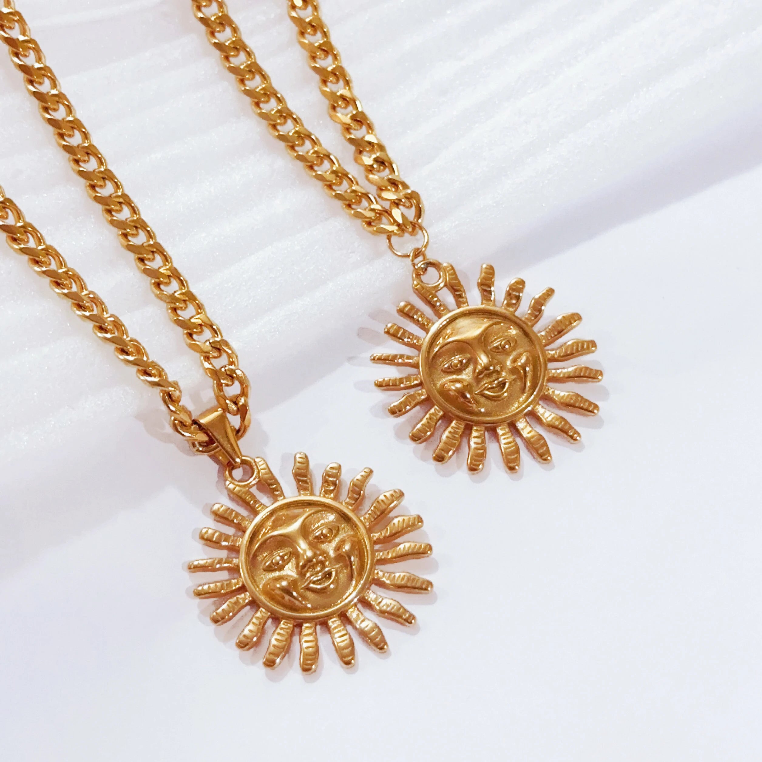 Hot Sale Yin Yang Sun Choker Jewelry Accessories Fashion Clavicle Chain Necklace Cuban Chain Smile Sun Pendant Necklace Women