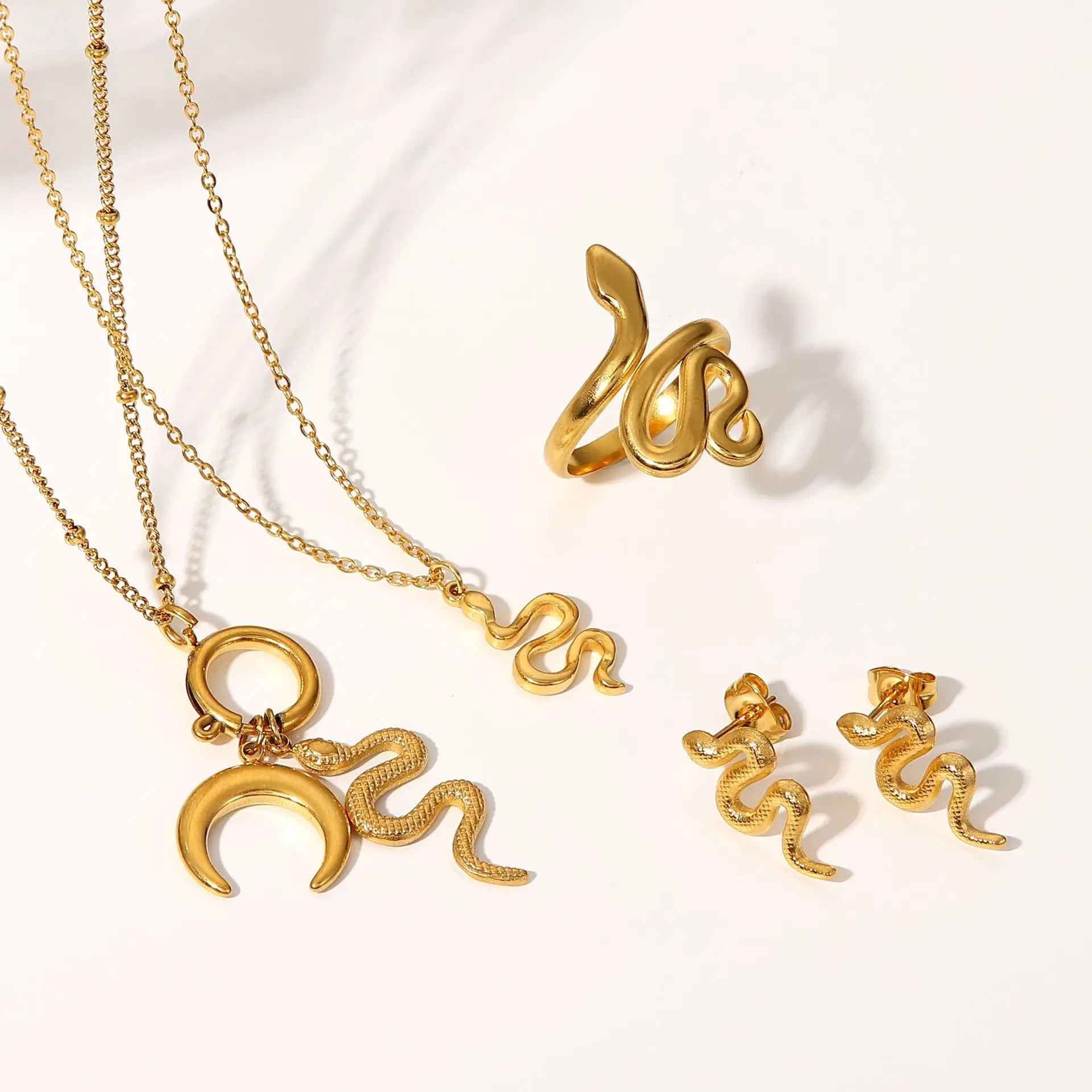 Hot Selling Fashionable PUNK Jewelry Set 18K Gold Plated Snake Pendant Necklace with Earrings and Rings Stainless Steel Jewelry