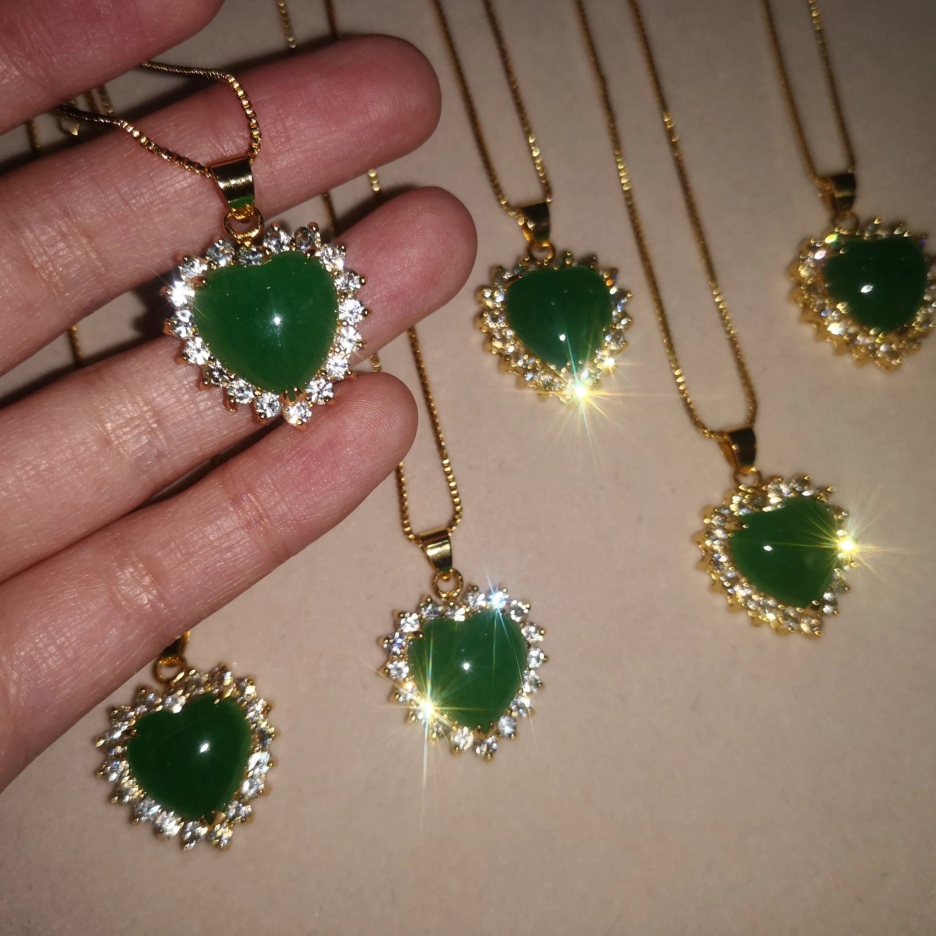 Jialin Jewelry Fashion 18k Gold Plated Jade Pendant Heart Necklace Diamond Jewelry Lucky Charms for Women