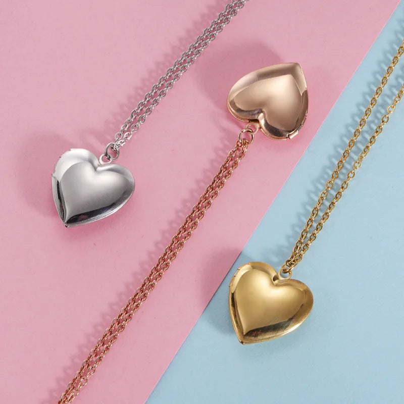Personalized and Simple Can Be Played with Open Photos Photo Locket Stainless Steel Heart-shaped Picture Box Pendant Necklace