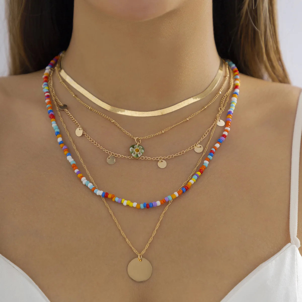2023 New French Retro Handmade Beaded Everything Collars Simple Daisy Love Snake Bone Chain Necklace