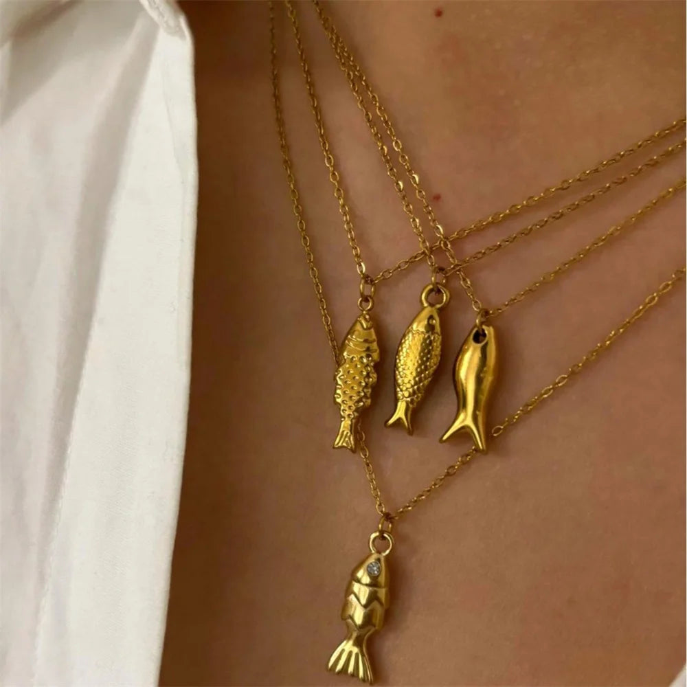 Summer Beach Elegant Fine Chain Necklace 18K Gold Stainless Steel Small Fish Pendant Necklace for Women