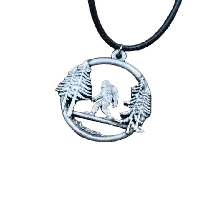 Custom Alloy Vintage Bigfoot Sasquatch Spirit Animal Necklace Chains for Anniversary