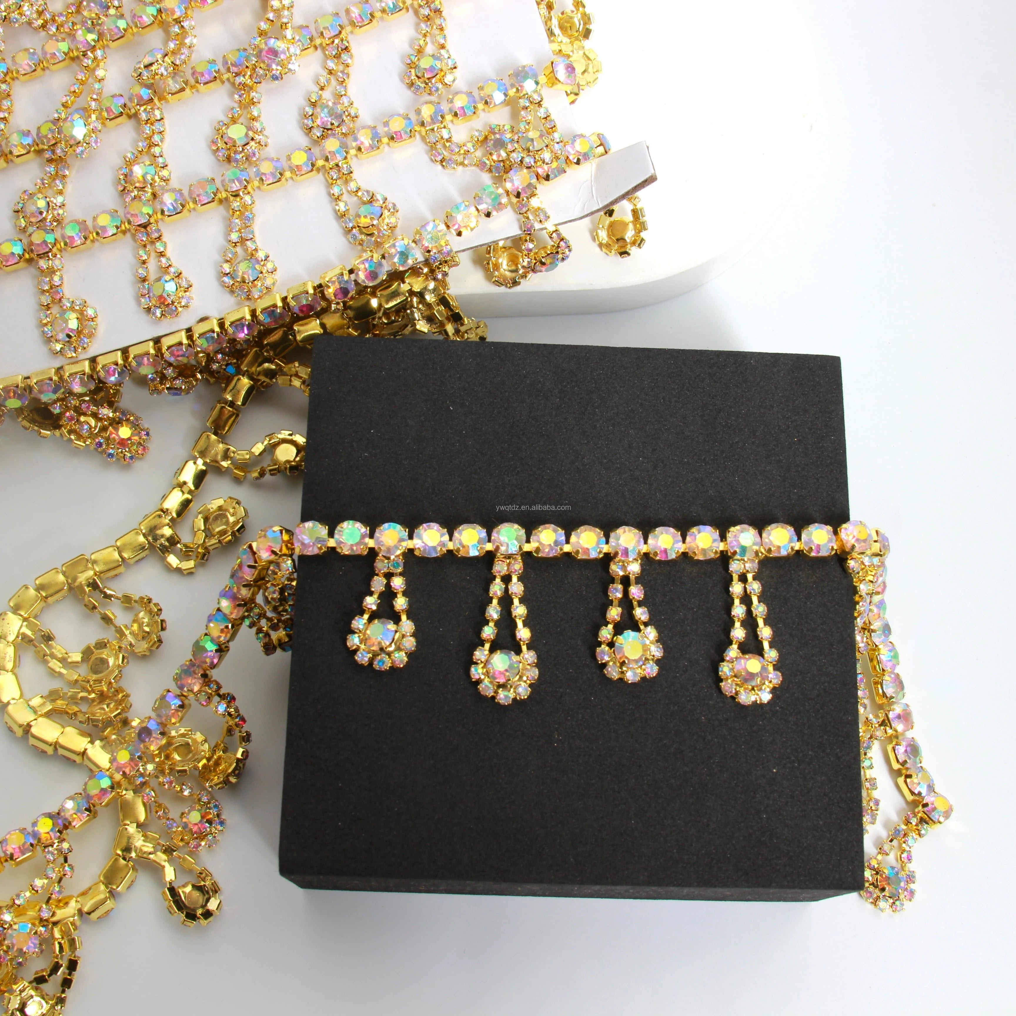 Classic Gold AB Diamond Patterned Claw Chain Stretch Clothing Decoration DIY Chain Bead Metal Rhinestones Product Type