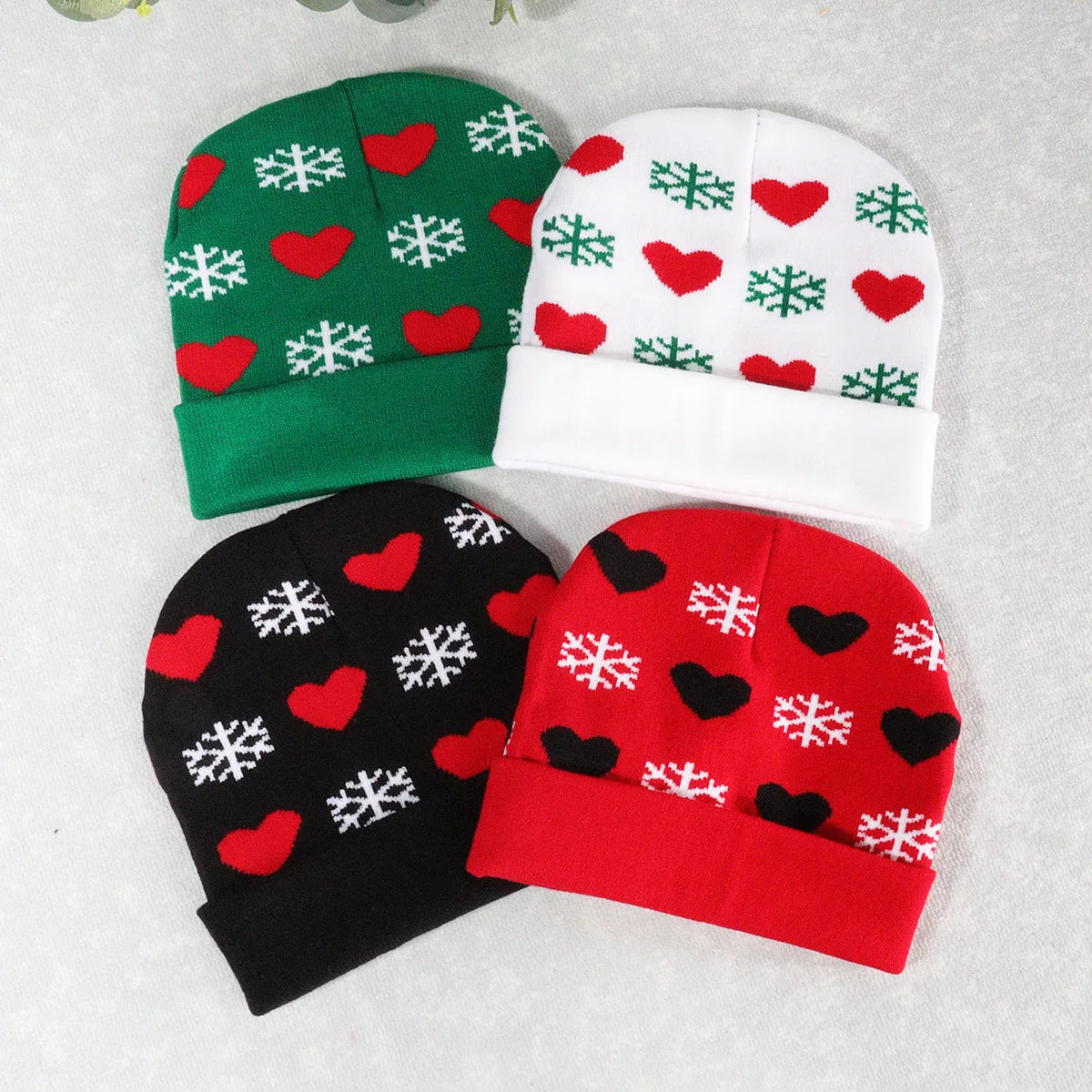 Autumn and winter jacquard hat Snowflake love Christmas knitted hat new warm men's and women's knitted hat