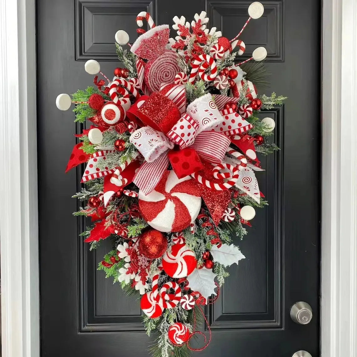 Hot Selling Red Plastic Christmas Wall and Door Hanging Decorations Holiday Candy Style Ornaments MegaBDM
