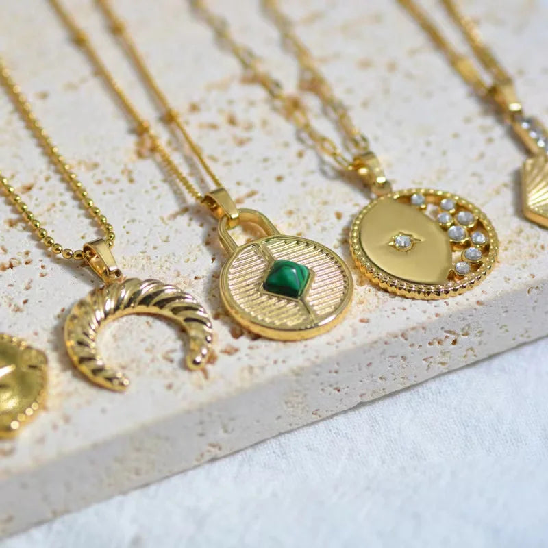 Wholesale Fashion DIY Jewelry Accessories Multi Designs Stainless Steel Pendants for Necklace Bracelet Gold Pendant Charms