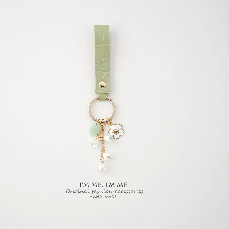 Wrist Strap Bow Pearl Flower Keychain Cute Handbag Key Chain Accessories Personalized Key Ring for Women Car Charm Creative Gift