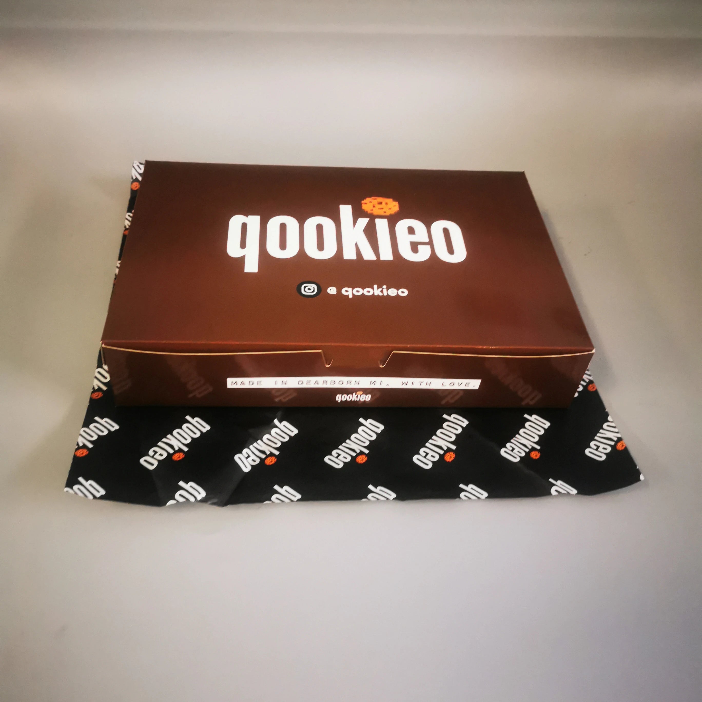 Customizable Cookie Packaging Boxes Logo Print UV Advantage Paper Material Take Away Biscuit Shop Use-Embossed Food Packaging