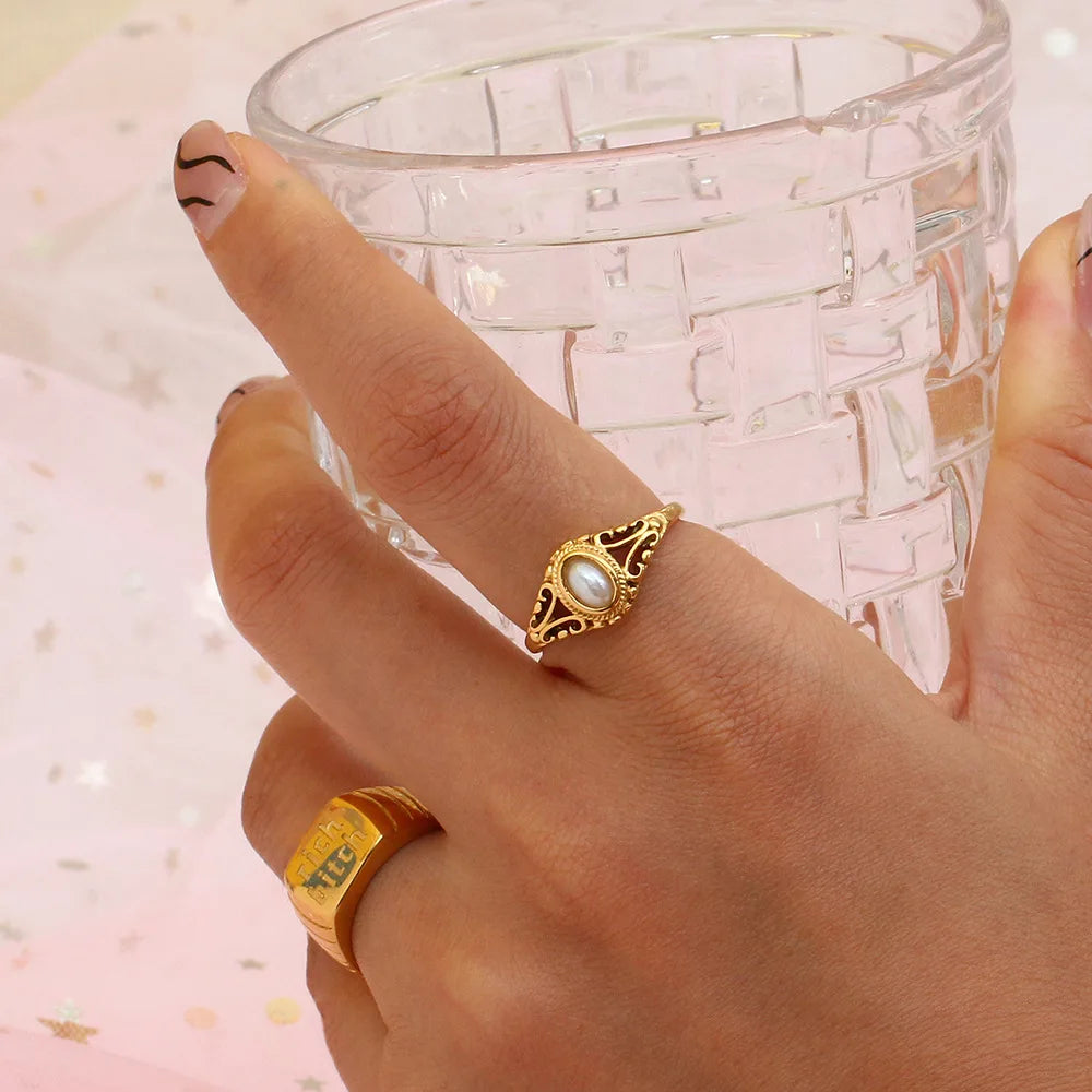 French Vintage Personality Jewelry Floral Pattern Pearl Ring Stainless Steel Flower Ring for Women Water Proof