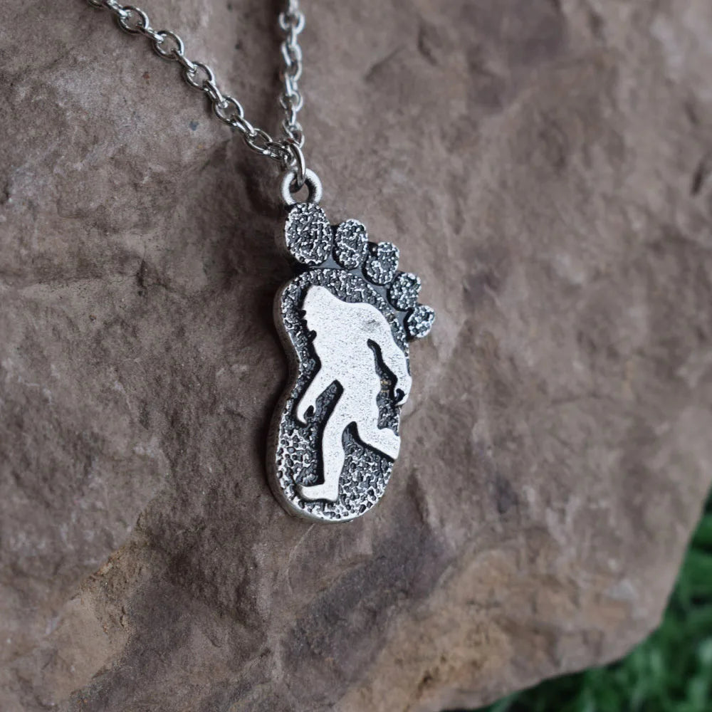 Vintage Classic Bigfoot Pendant Necklace with Rope Chain Zinc Alloy for Wedding & Party