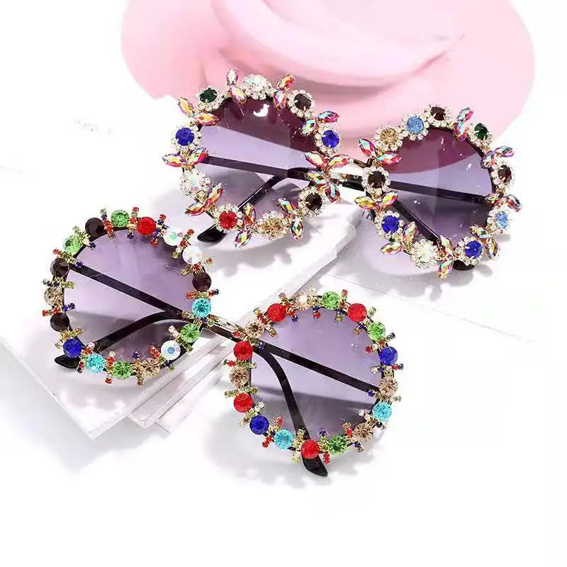 2024 Newest Vintage Luxury Fashion Diamond Round Sun Glasses Women Rhinestone Party Crystal Flower Shades Sunglasses Bling