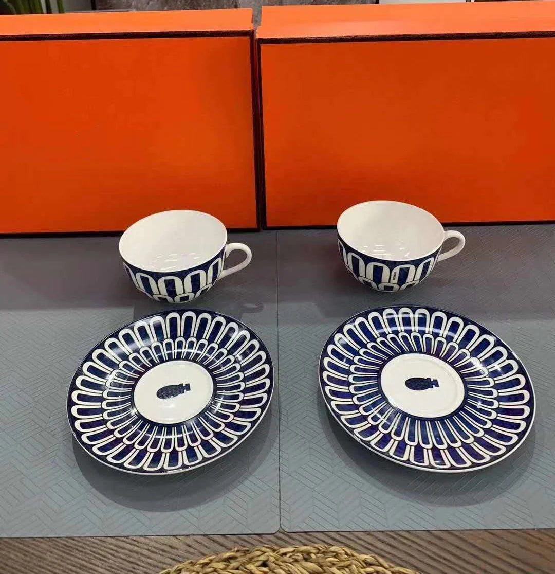 Luxury Ceramic Coffee Cup European Cup and Saucer Set Office Afternoon Tea Mug Bone China Cup with Gift Package