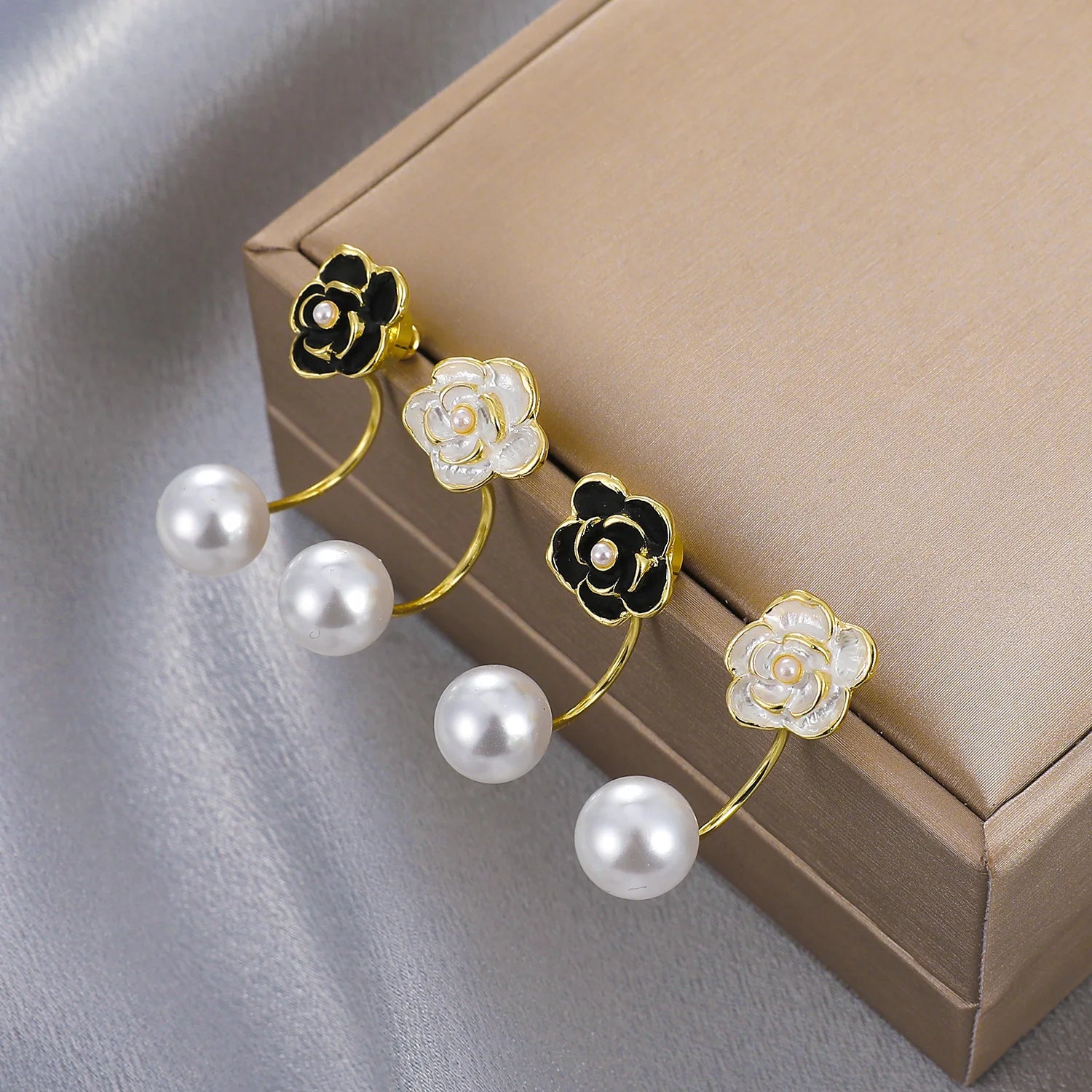Valentine's Day Elegant Luxury Flower Earrings White Freshwater Pearl Earrings Women Temperament Pearl Earrings
