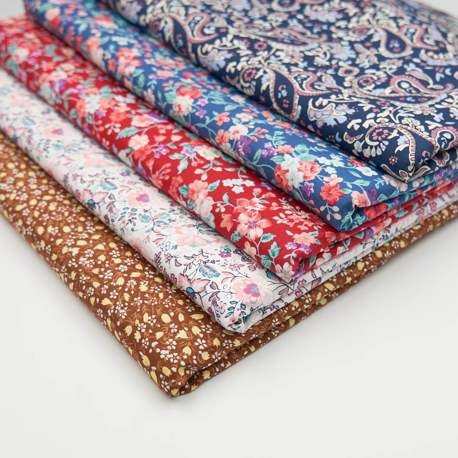 Combed Cotton Printed Fabric Soft Hand Feeling Custom Printed Small Flower Cotton Fabric for Quilt