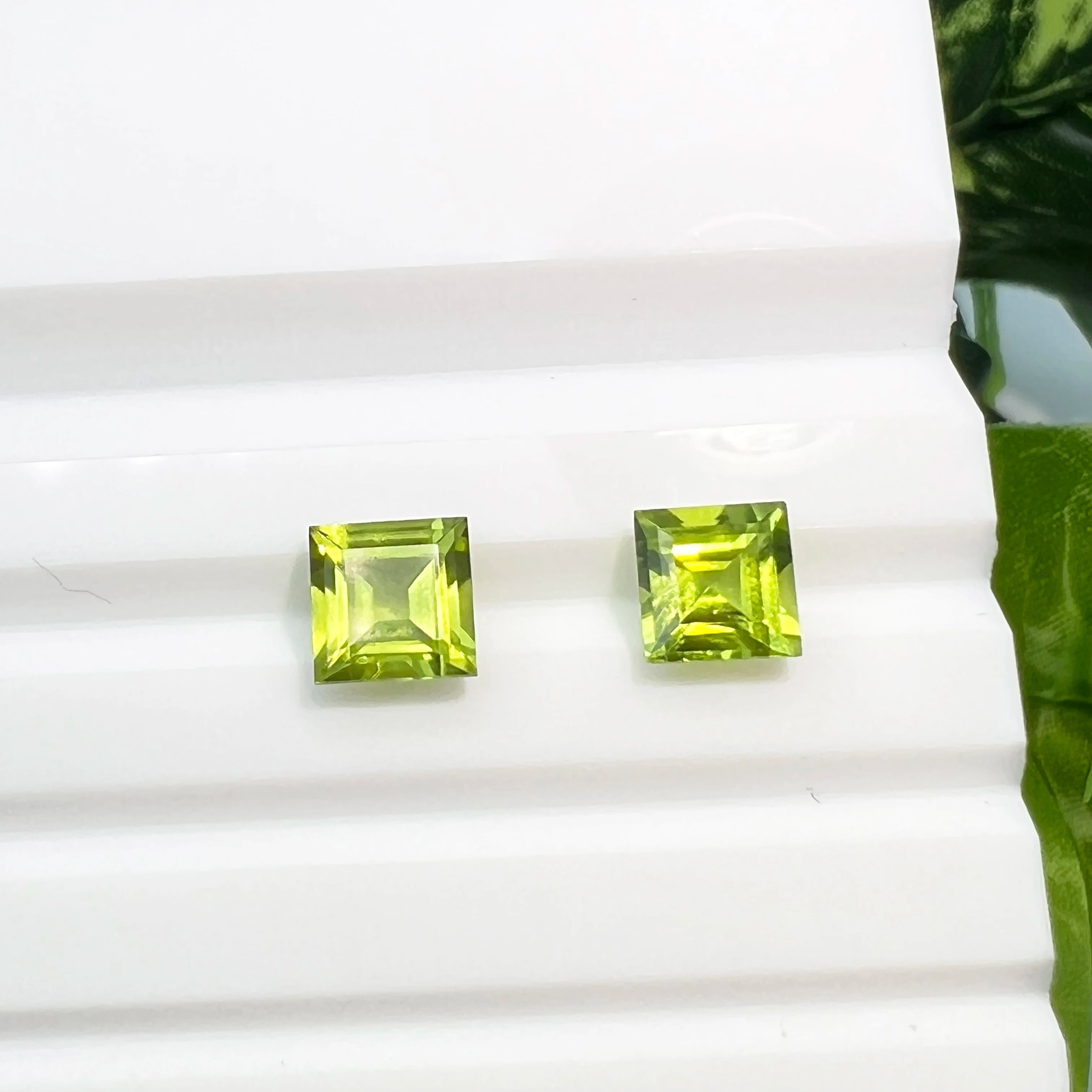 Square Shape 3.0mm~8.0mm High Quality VS Wholesale Prices Loose Gemstone Faceted Cut  Jewelry Making Natural Peridot