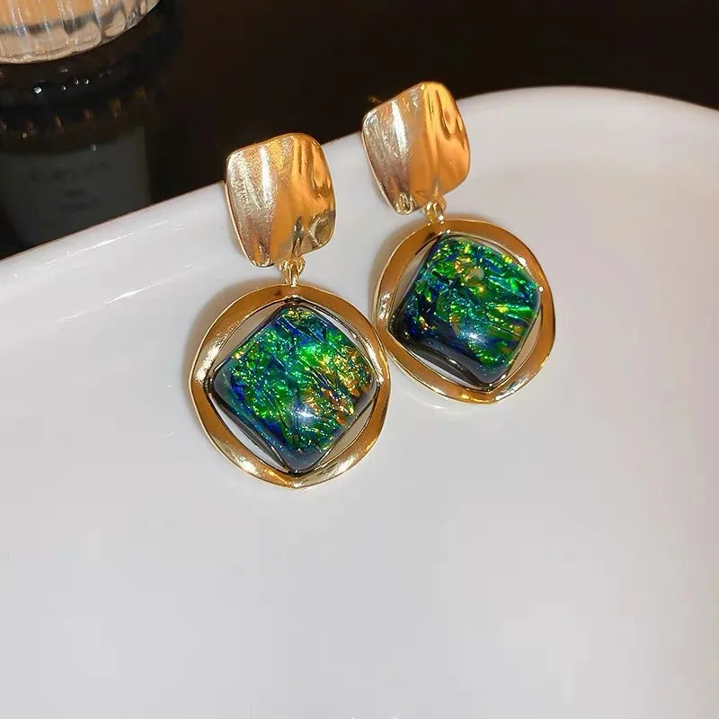Vintage Green Geometric Rhombus Drop Earrings Gold Plated Temperament Earrings Trendy Irregular Pendant for Weddings Gifts