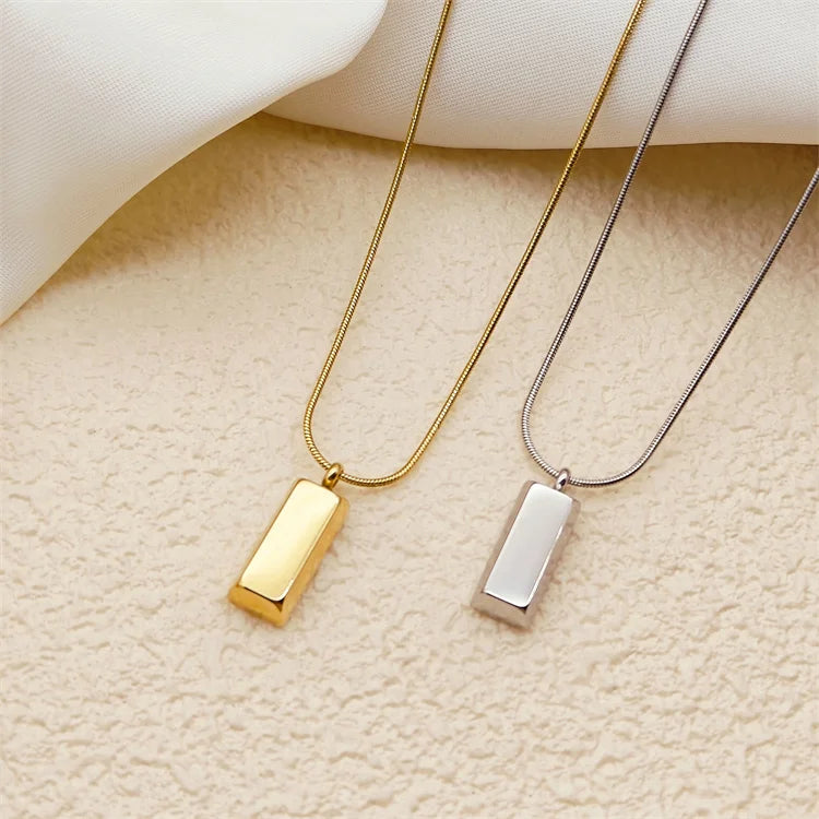 Wholesale Trendy Retro Geometric Rectangular Small Personalized Fashionable Women Gold Brick Necklace
