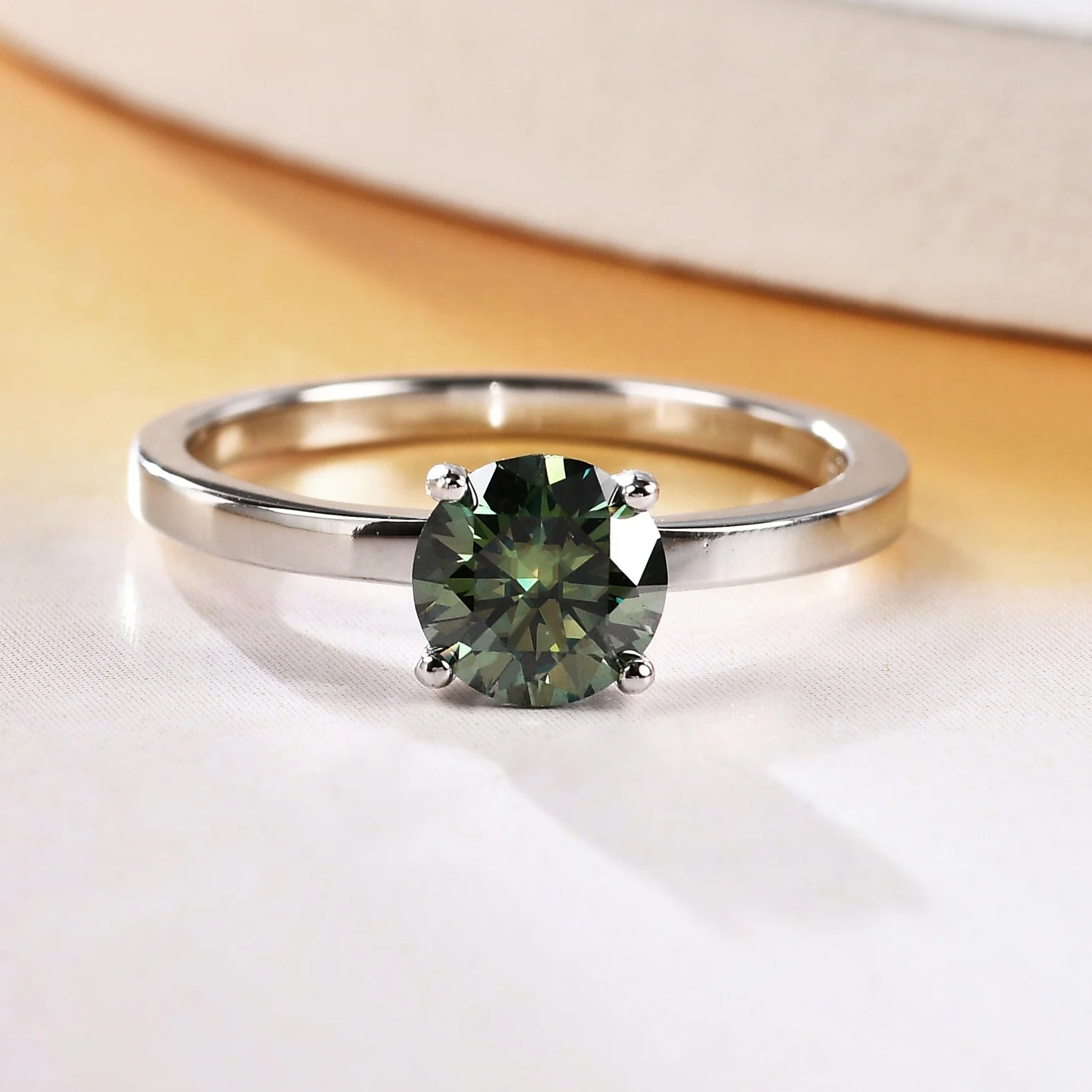 3 Years Plating Lasting Abiding Diamond Engagement Ring Solid 925 Sterling Silver 6.5mm Solitaire Green Moissanite Wedding Ring