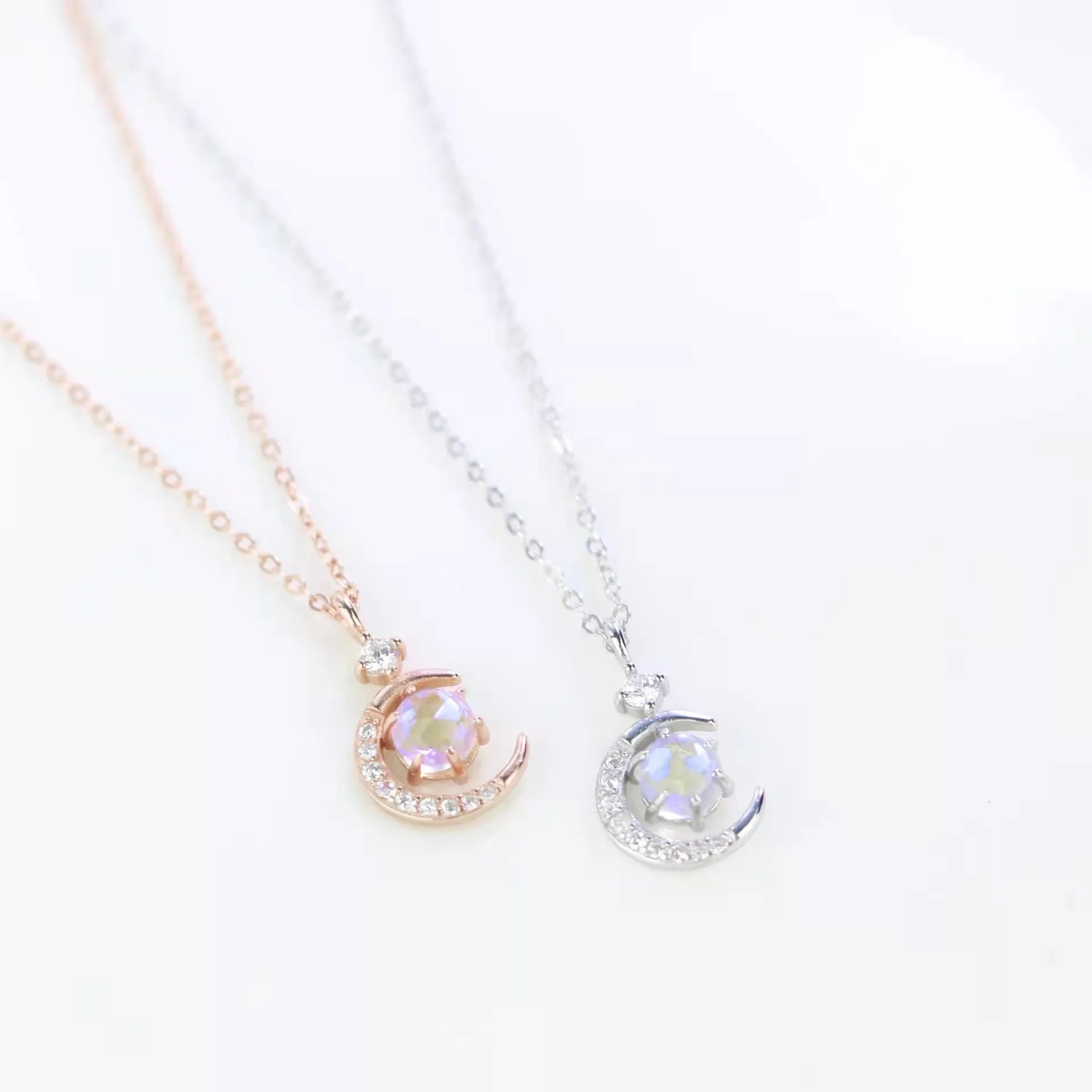 QS579 Crescent Moon Pendant Necklace Zircon 925 Sterling Silver CZ Diamond Necklace